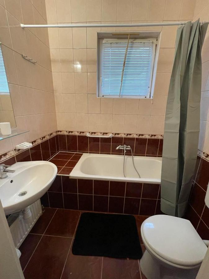 Toelgyfa Panzio B&B
