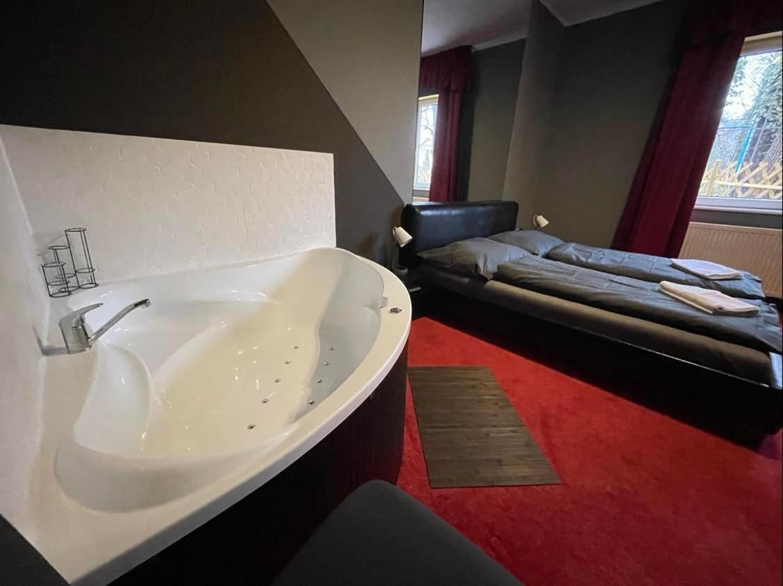 Toelgyfa Panzio B&B *